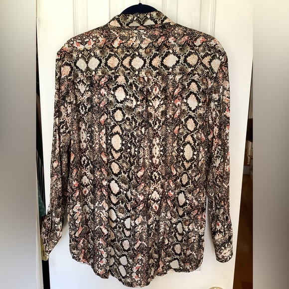 NWT Velvet Heart Snakeskin Button Down — SZ Large - Picture 12 of 12